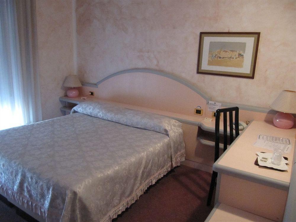 Grazia Deledda 4*